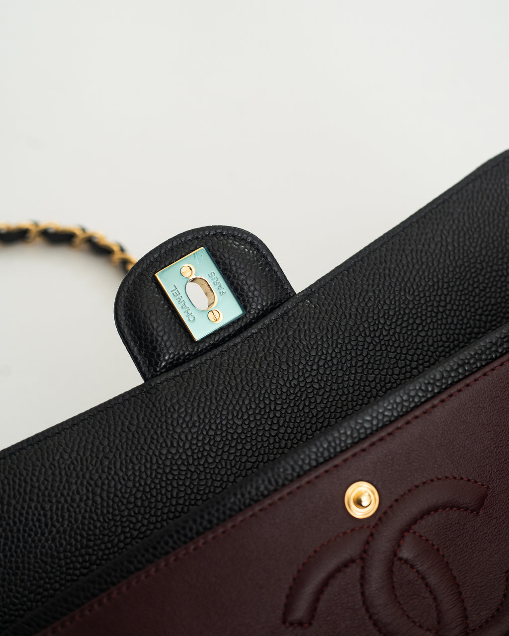 Chanel Classic Flap Medium in Black Caviar GHW