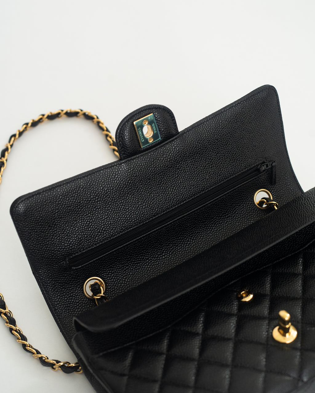Chanel Classic Flap Medium in Black Caviar GHW