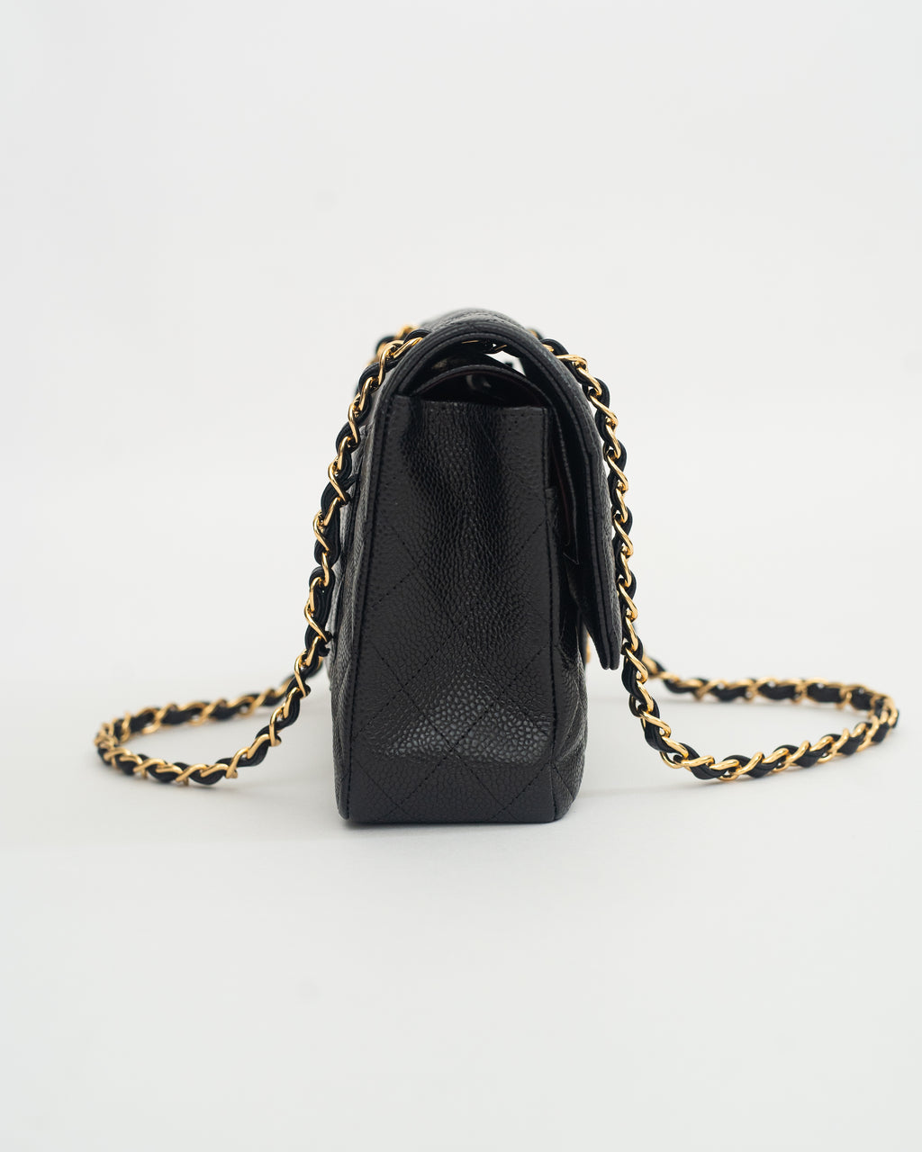 Chanel Classic Flap Medium in Black Caviar GHW