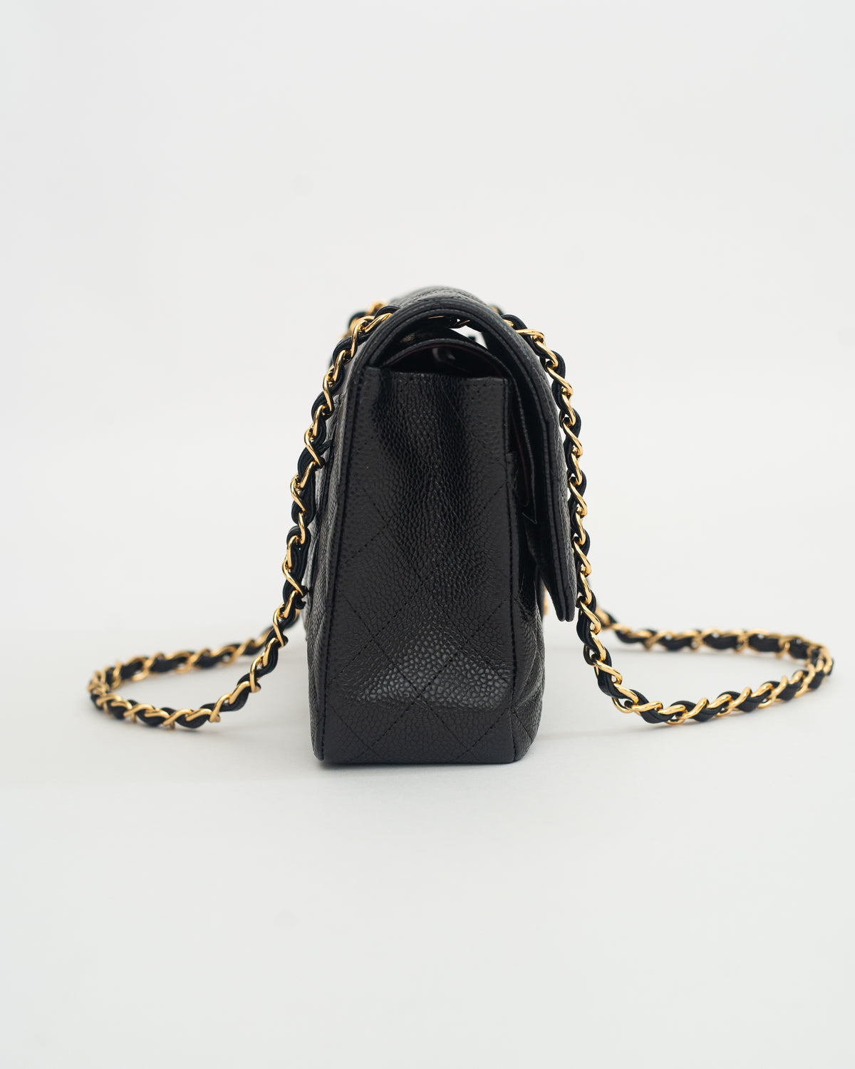 Chanel Classic Flap Medium in Black Caviar GHW