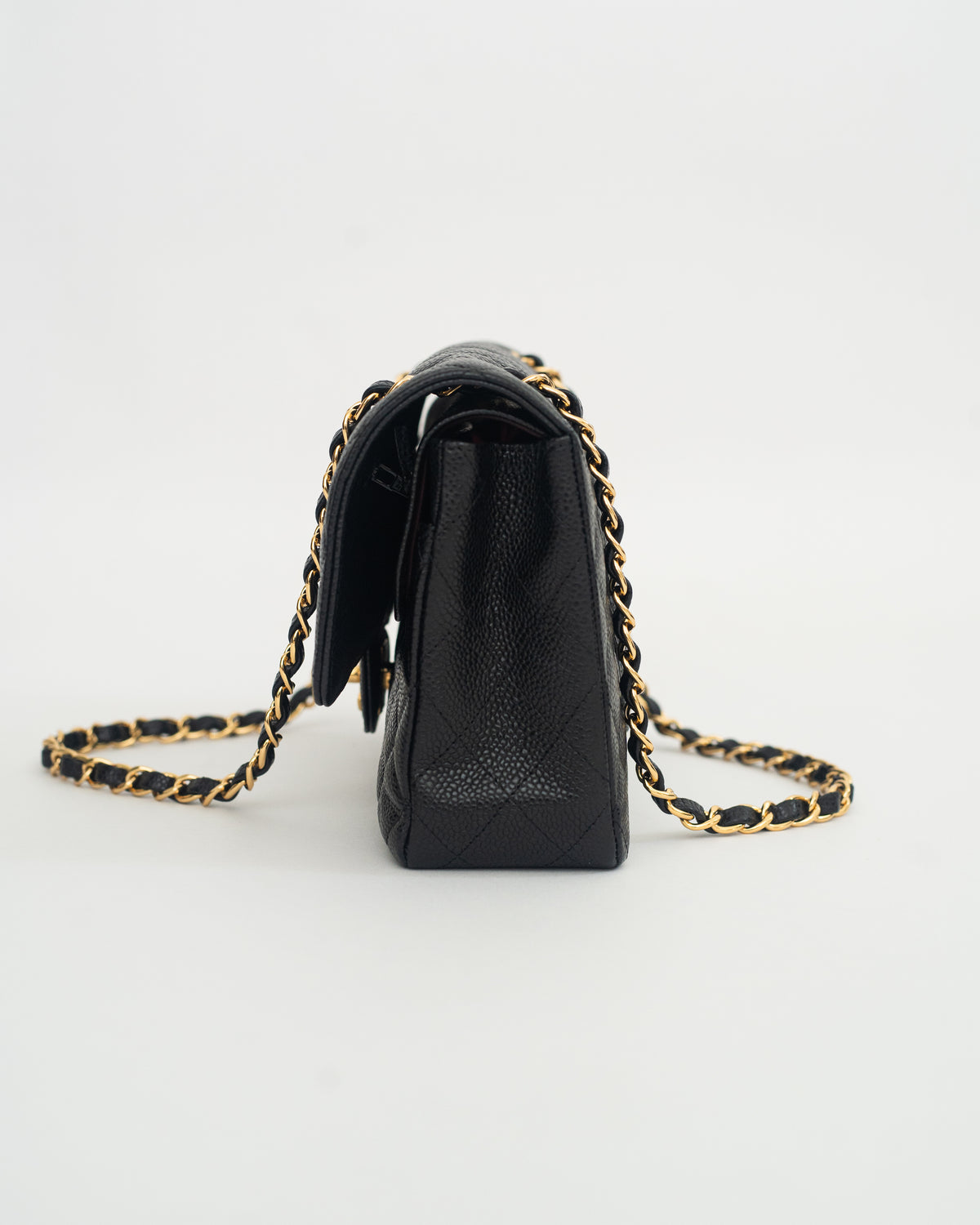 Chanel Classic Flap Medium in Black Caviar GHW
